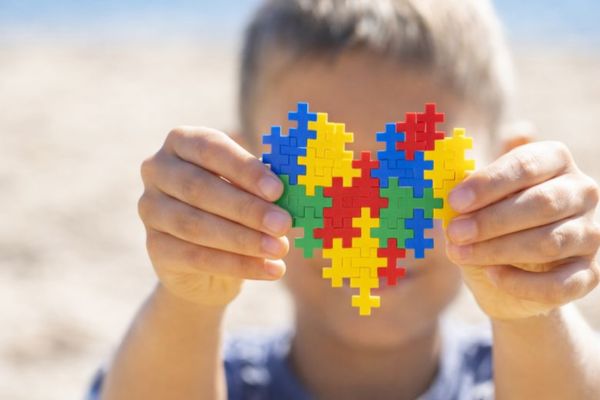 Como Solicitar o Auxílio Autismo para Crianças em 2026 passo a passo